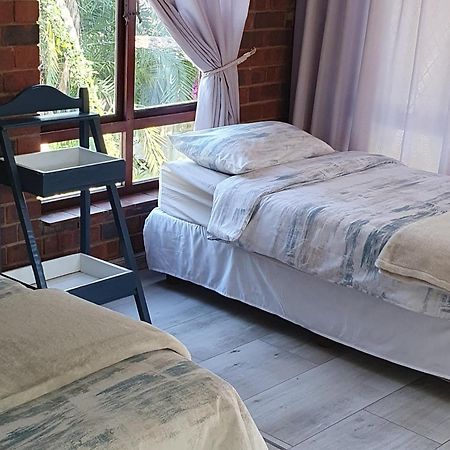 Summer Sand Holiday Cottages Scottburgh Eksteriør billede