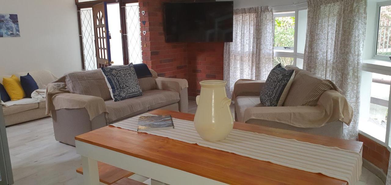 Summer Sand Holiday Cottages Scottburgh Eksteriør billede